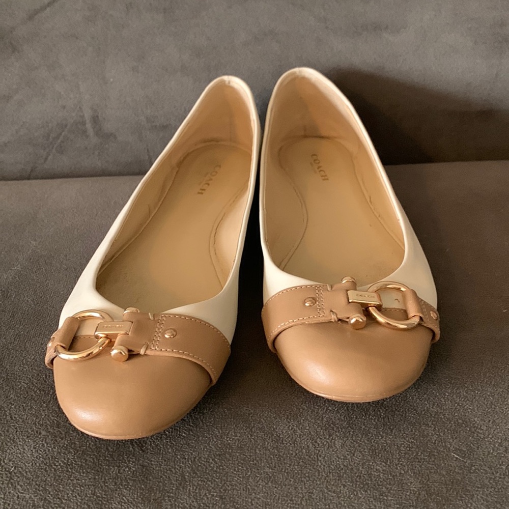 Coach flats